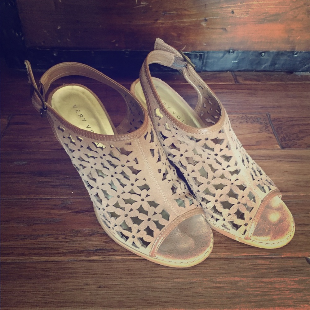 Size 6 high heel sling back suede